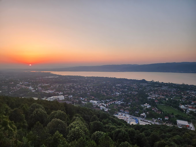 Editorial stay mood image